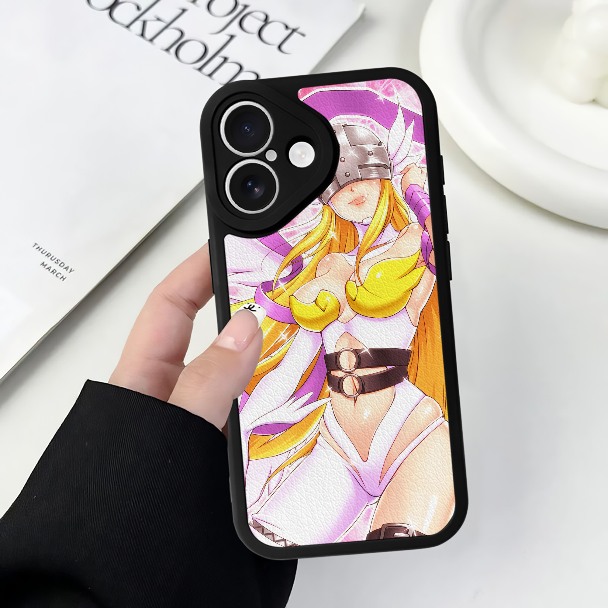 （画像用） Digimon デジタルモンスター/デジモン 【iPhone 16シリーズ対応】シリコンスマホケース（レザー調） 材質：シリコン